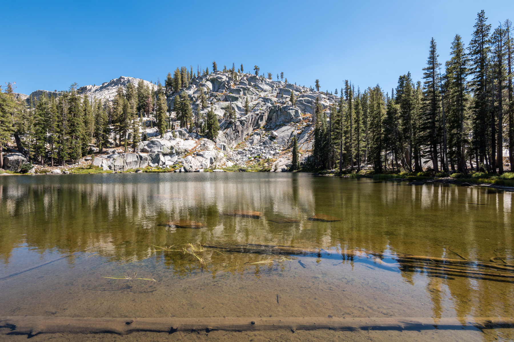 Upper Merced Pass Lake